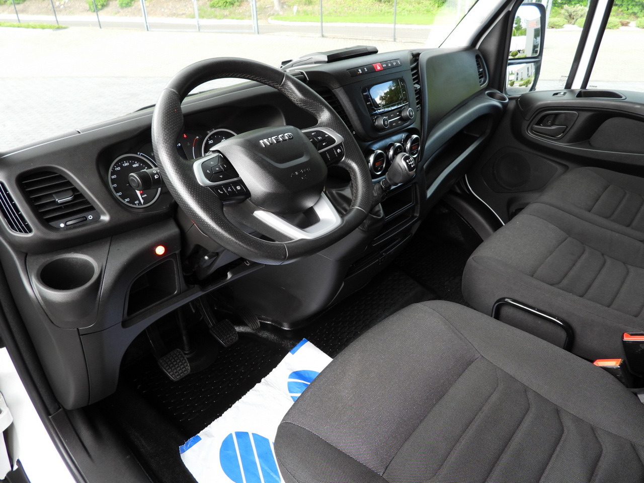 IVECO DAILY 35S18 TARPAULIN LIFT 8 PALLETS WEBASTO CRUISE CONTROL AIR CONDITIONING 180HP - الشاحنات الصغيرة ستائر: صور 2 IVECO DAILY 35S18 TARPAULIN LIFT 8 PALLETS WEBASTO CRUISE CONTROL AIR CONDITIONING 180HP - الشاحنات الصغيرة ستائر: صور 2