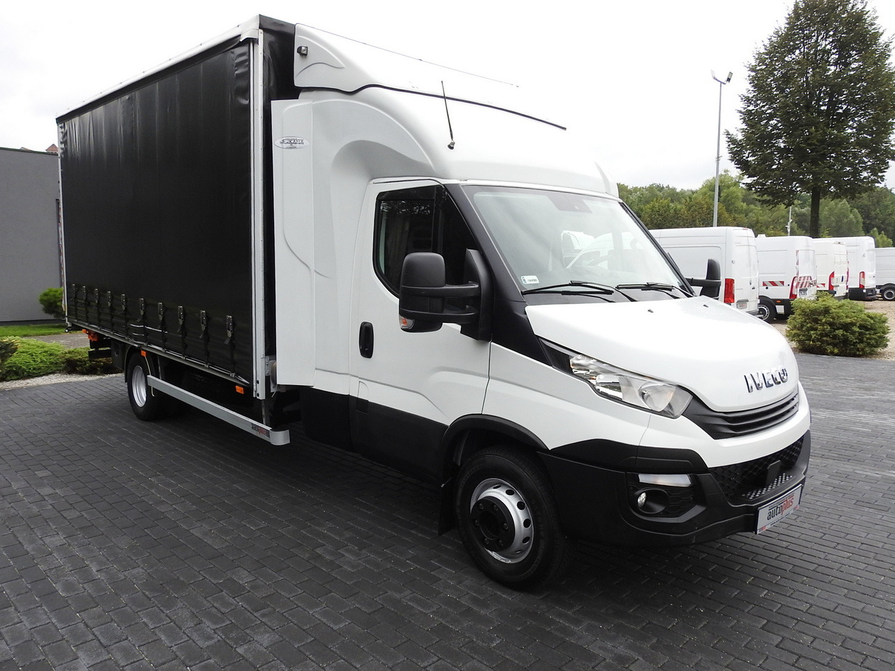 IVECO DAILY 70C18 TARPAULIN LIFT 12 PALLETS WEBASTO CRUISE CONTROL TWIN WHEELS AIR CONDITIONING  180HP - الشاحنات الصغيرة ستائر: صور 4 IVECO DAILY 70C18 TARPAULIN LIFT 12 PALLETS WEBASTO CRUISE CONTROL TWIN WHEELS AIR CONDITIONING  180HP - الشاحنات الصغيرة ستائر: صور 4