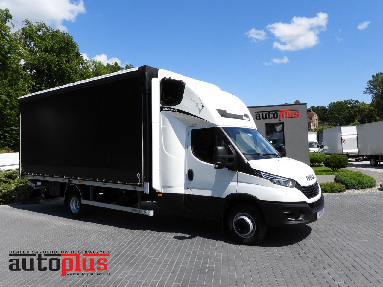 IVECO DAILY 70C18 TARPAULIN LIFT 14 PALLETS WEBASTO CRUISE CONTROL LED LIGHTS TWIN WHEELS AIR CONDITIONING 180HP - الشاحنات الصغيرة ستائر: صور 1 IVECO DAILY 70C18 TARPAULIN LIFT 14 PALLETS WEBASTO CRUISE CONTROL LED LIGHTS TWIN WHEELS AIR CONDITIONING 180HP - الشاحنات الصغيرة ستائر: صور 1