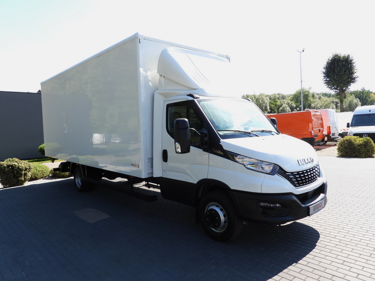 IVECO DAILY 72C18 LIFT 14 PALLETS CRUISE CONTROL PNEUMATICS AUTOMATIC TRANSMISSION HI-MATIC TWIN WHEELS AIR CONDITIONING 180HP - بصندوق مغلق شاحنة: صور 4 IVECO DAILY 72C18 LIFT 14 PALLETS CRUISE CONTROL PNEUMATICS AUTOMATIC TRANSMISSION HI-MATIC TWIN WHEELS AIR CONDITIONING 180HP - بصندوق مغلق شاحنة: صور 4