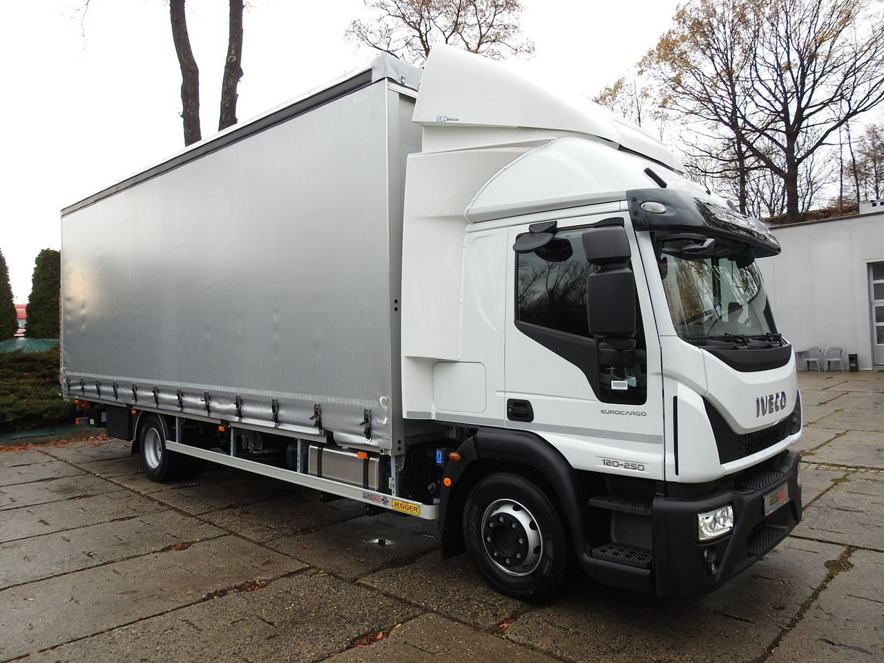 IVECO EUROCARGO 120-250 NEW TARPAULIN LIFT 18 PALLETS WEBASTO CRUISE CONTROL AIR CONDITIONING LED LIGHTS PNEUMATICS AUTOMATIC TRANSMISSION HI-MATIC 250HP - الشاحنات الصغيرة ستائر: صور 4 IVECO EUROCARGO 120-250 NEW TARPAULIN LIFT 18 PALLETS WEBASTO CRUISE CONTROL AIR CONDITIONING LED LIGHTS PNEUMATICS AUTOMATIC TRANSMISSION HI-MATIC 250HP - الشاحنات الصغيرة ستائر: صور 4