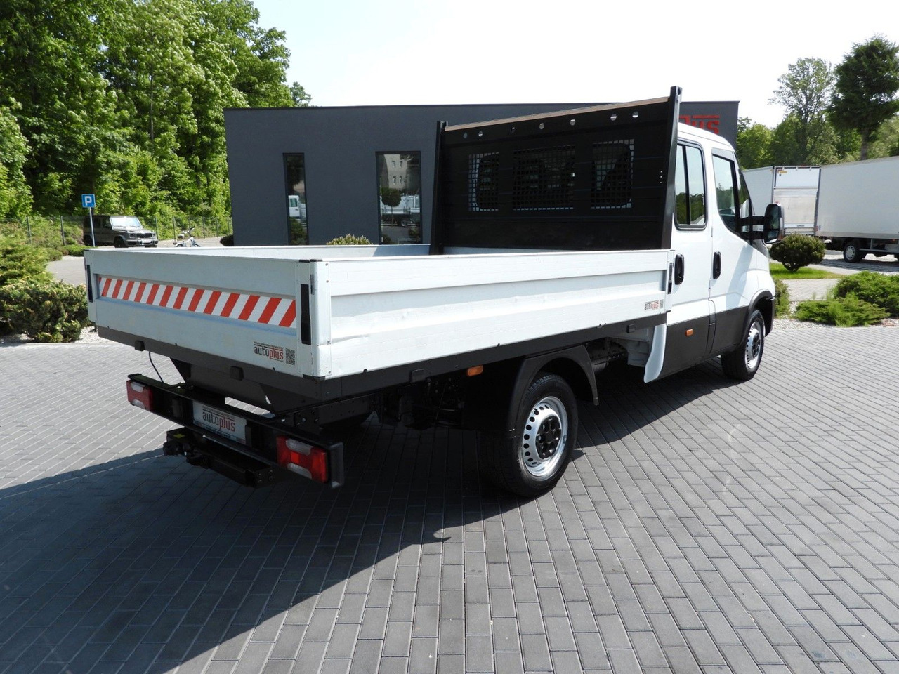 Iveco DAILY 35S12 PRITSCHE DOPPELKABINE DOKA 7 SITZE - الشاحنات الصغيرة المسطحة, الشاحنات الصغيرة كابينة مزدوجة: صور 3 Iveco DAILY 35S12 PRITSCHE DOPPELKABINE DOKA 7 SITZE - الشاحنات الصغيرة المسطحة, الشاحنات الصغيرة كابينة مزدوجة: صور 3