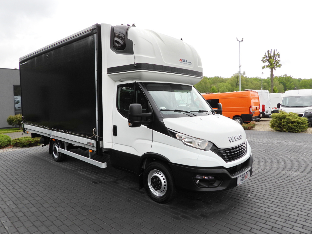 Iveco DAILY 35S18 PRITSCHE PLANE 10 PALETTEN WEBASTO - الشاحنات الصغيرة ستائر: صور 4 Iveco DAILY 35S18 PRITSCHE PLANE 10 PALETTEN WEBASTO - الشاحنات الصغيرة ستائر: صور 4