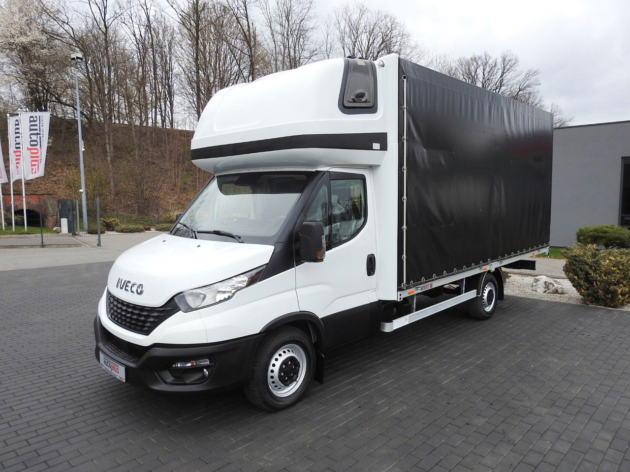 الشاحنات الصغيرة ستائر Iveco DAILY  35S18 PRITSCHE PLANE 10 PALETTEN WEBASTO: صور 6