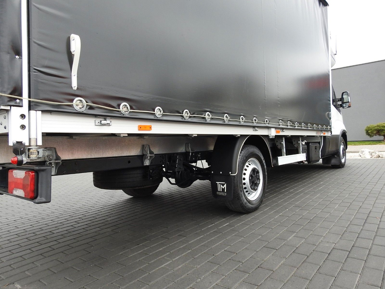 الشاحنات الصغيرة ستائر Iveco DAILY  35S18 PRITSCHE PLANE 10 PALETTEN WEBASTO: صور 15
