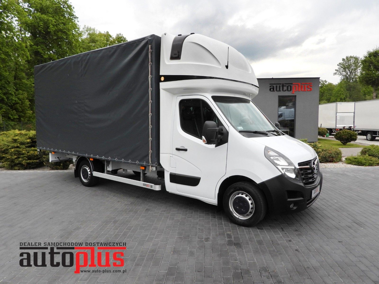 Iveco MOVANO PRITSCHE PLANE 10 PALETTEN TEMPOMAT NAVI - الشاحنات الصغيرة ستائر: صور 1 Iveco MOVANO PRITSCHE PLANE 10 PALETTEN TEMPOMAT NAVI - الشاحنات الصغيرة ستائر: صور 1
