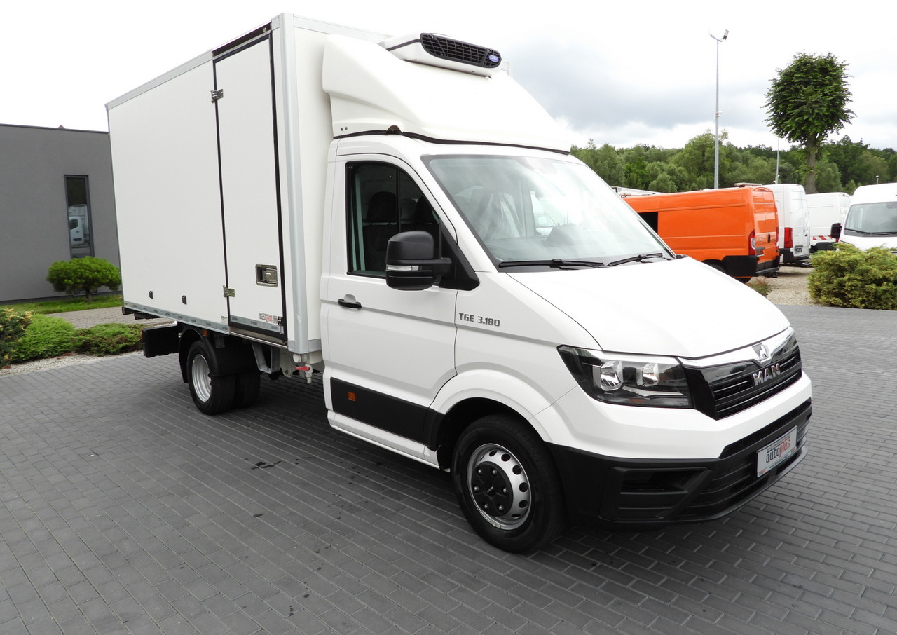 MAN TGE 3.180 REGRIGERATOR BOX 0*C CRUISE CONTROL TWIN WHEELS AIR CONDITIONING 180HP - الشاحنات الصغيرة المبردة: صور 4 MAN TGE 3.180 REGRIGERATOR BOX 0*C CRUISE CONTROL TWIN WHEELS AIR CONDITIONING 180HP - الشاحنات الصغيرة المبردة: صور 4