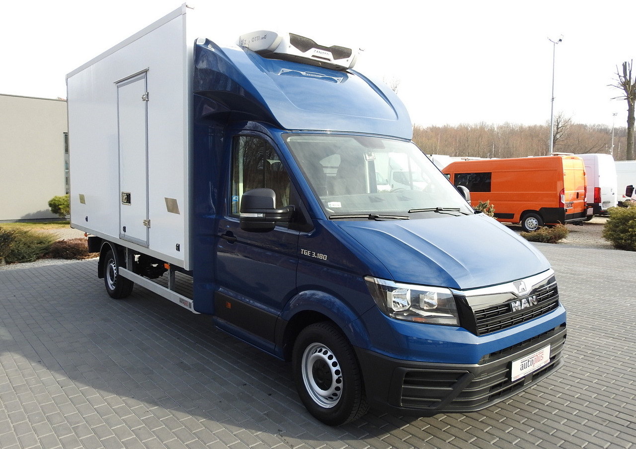 MAN TGE 3.180 REGRIGERATOR BOX -5*C 8 PALLETS HEATING FUNCTION CRUISE CONTROL PNEUMATICS AIR CONDITIONING 180HP - الشاحنات الصغيرة المبردة: صور 4 MAN TGE 3.180 REGRIGERATOR BOX -5*C 8 PALLETS HEATING FUNCTION CRUISE CONTROL PNEUMATICS AIR CONDITIONING 180HP - الشاحنات الصغيرة المبردة: صور 4