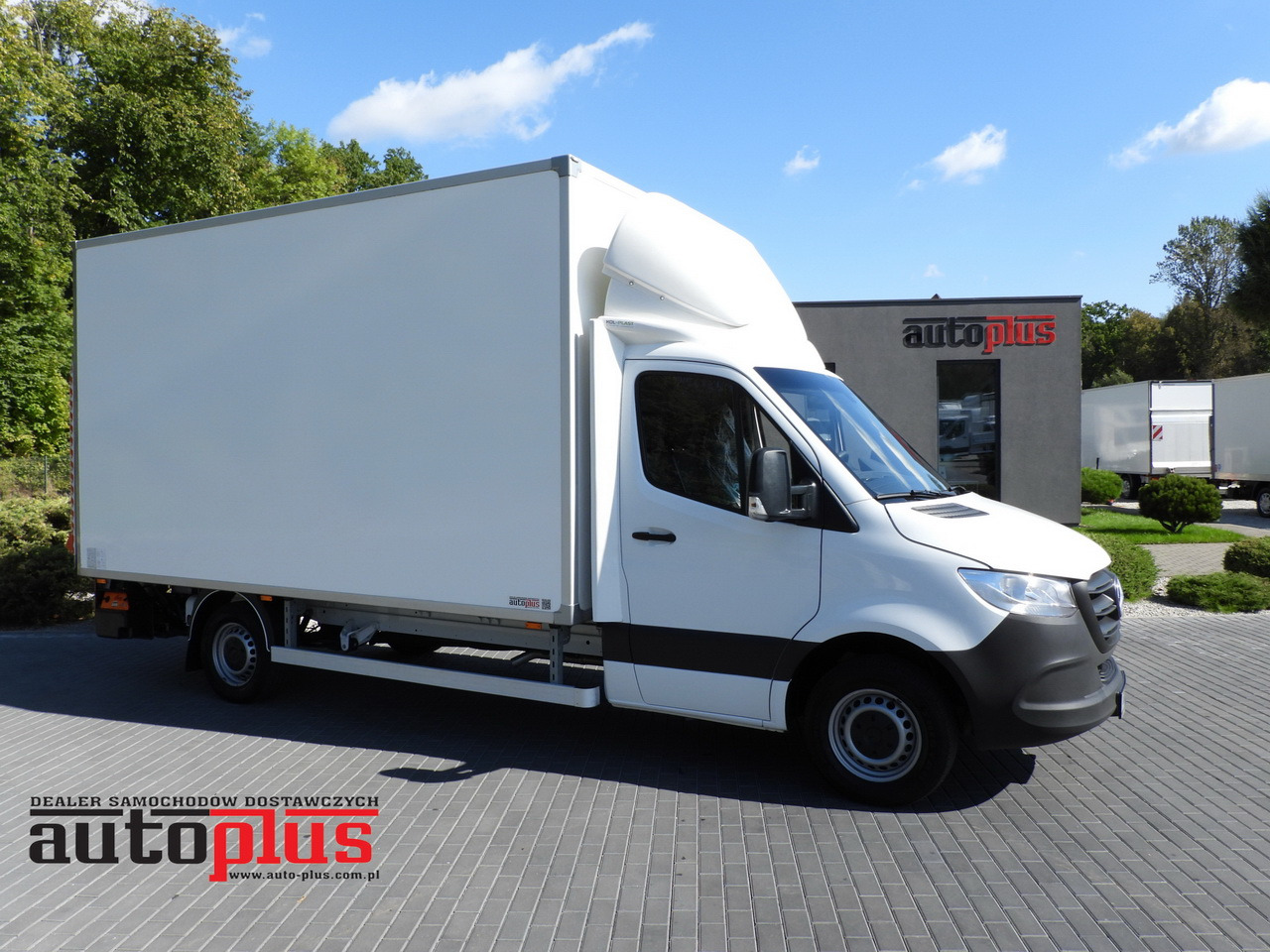 MERCEDES SPRINTER 315 BOX LIFT 8 PALLETS AIR CONDITIONING 150HP - الشاحنات الصغيرة صندوق مغلق: صور 1 MERCEDES SPRINTER 315 BOX LIFT 8 PALLETS AIR CONDITIONING 150HP - الشاحنات الصغيرة صندوق مغلق: صور 1