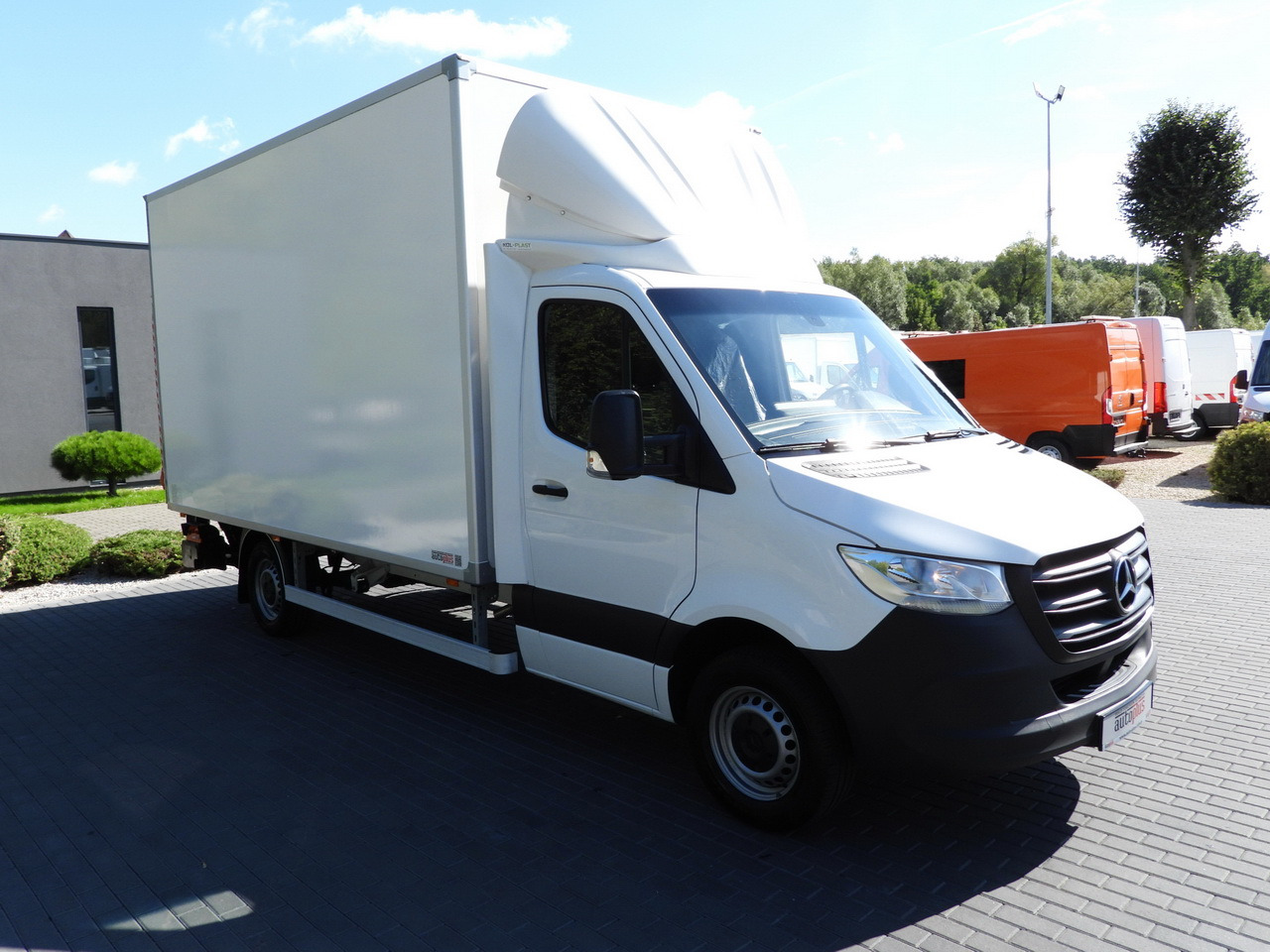 MERCEDES SPRINTER 315 BOX LIFT 8 PALLETS AIR CONDITIONING 150HP - الشاحنات الصغيرة صندوق مغلق: صور 4 MERCEDES SPRINTER 315 BOX LIFT 8 PALLETS AIR CONDITIONING 150HP - الشاحنات الصغيرة صندوق مغلق: صور 4