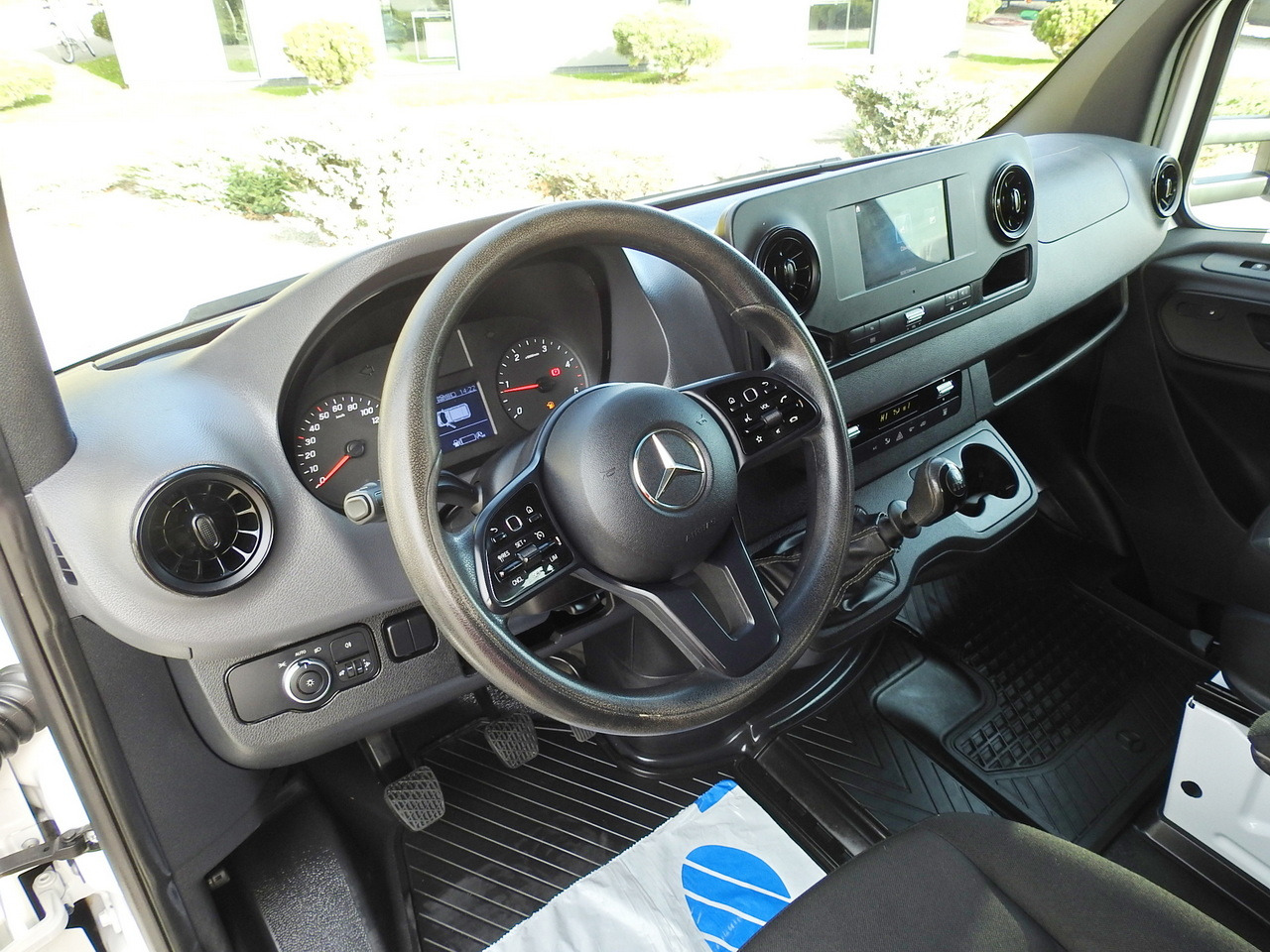 MERCEDES SPRINTER 516 STAKE BODY DOUBLE CABIN DOKA 6 SEATS CRUISE CONTROL AIR CONDITIONING TWIN WHEELS 160HP - الشاحنات الصغيرة كابينة مزدوجة: صور 2 MERCEDES SPRINTER 516 STAKE BODY DOUBLE CABIN DOKA 6 SEATS CRUISE CONTROL AIR CONDITIONING TWIN WHEELS 160HP - الشاحنات الصغيرة كابينة مزدوجة: صور 2