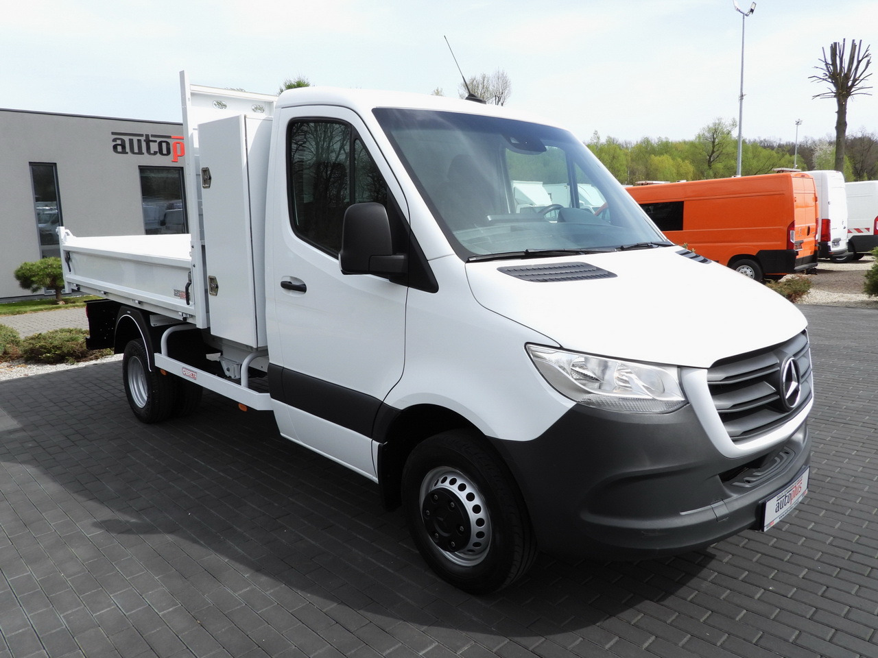 MERCEDES SPRINTER 516 TIPPER CRUISE CONTROL TWIN WHEELS AIR CONDITIONING 160HP - قلاب صغير: صور 4 MERCEDES SPRINTER 516 TIPPER CRUISE CONTROL TWIN WHEELS AIR CONDITIONING 160HP - قلاب صغير: صور 4