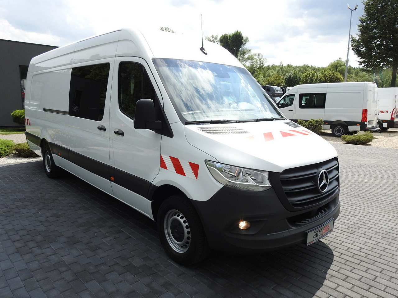 MERCEDES SPRINTER BOX DELIVERY VAN 5 SEATS CRUISE CONTROL NAVIGATION AIR CONDITIONING AUTOMATIC TRANSMISSION 160HP - فان: صور 4 MERCEDES SPRINTER BOX DELIVERY VAN 5 SEATS CRUISE CONTROL NAVIGATION AIR CONDITIONING AUTOMATIC TRANSMISSION 160HP - فان: صور 4