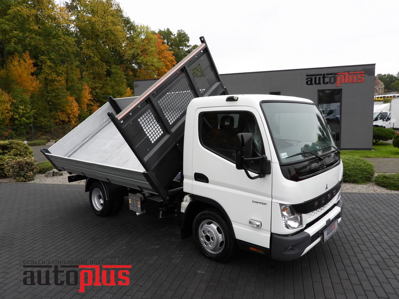 MITSUBISHI CANTER FUSO 3C15 THREE-WAY TIPPER 3 SEATS LED LIGHTS TWIN WHEELS 150HP - قلاب صغير: صور 1 MITSUBISHI CANTER FUSO 3C15 THREE-WAY TIPPER 3 SEATS LED LIGHTS TWIN WHEELS 150HP - قلاب صغير: صور 1