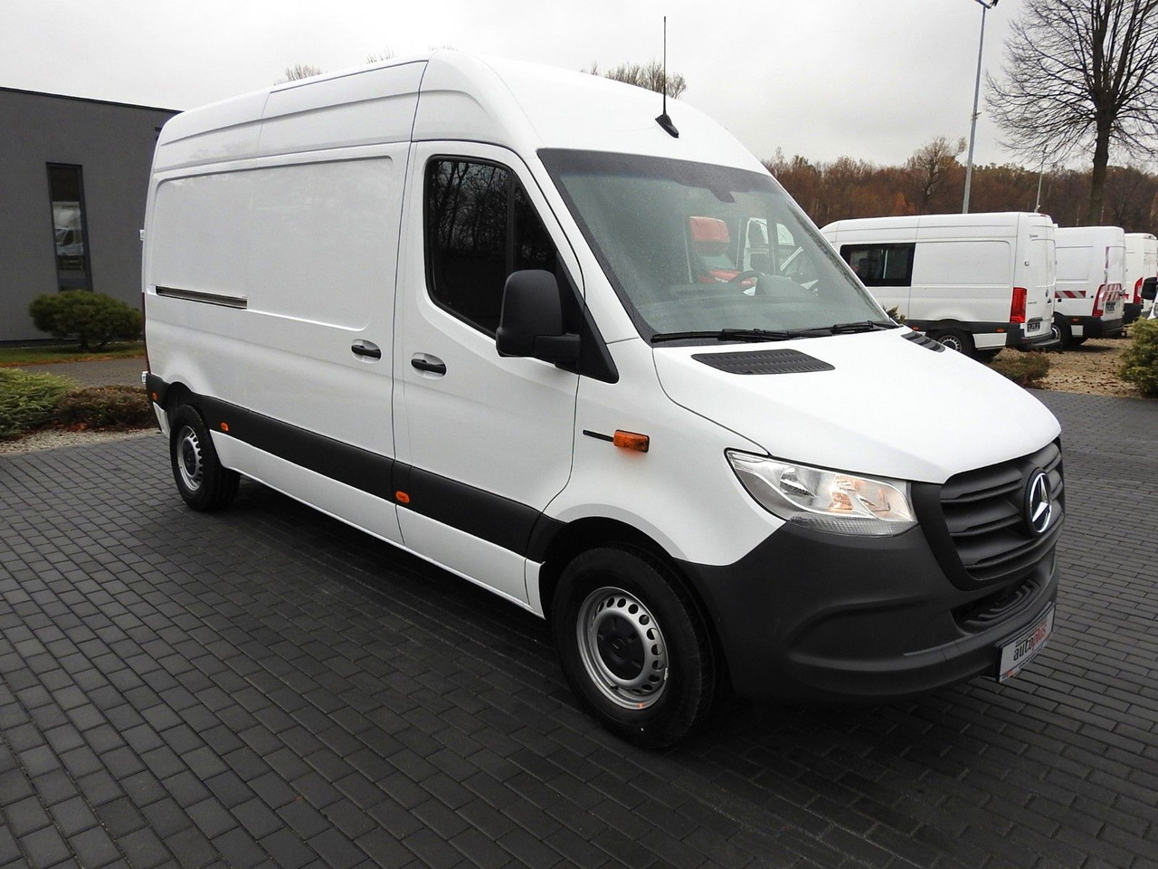 Mercedes-Benz ESPRINTER NEUE ELEKTRISCHEN KASTENWAGEN AUTOMAT - فان, فان كهربائية: صور 4 Mercedes-Benz ESPRINTER NEUE ELEKTRISCHEN KASTENWAGEN AUTOMAT - فان, فان كهربائية: صور 4