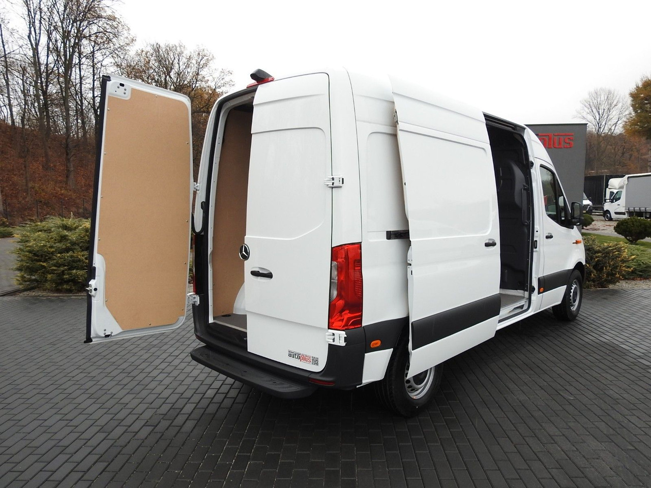 Mercedes-Benz ESPRINTER NEUE ELEKTRISCHEN KASTENWAGEN AUTOMAT - فان, فان كهربائية: صور 3 Mercedes-Benz ESPRINTER NEUE ELEKTRISCHEN KASTENWAGEN AUTOMAT - فان, فان كهربائية: صور 3