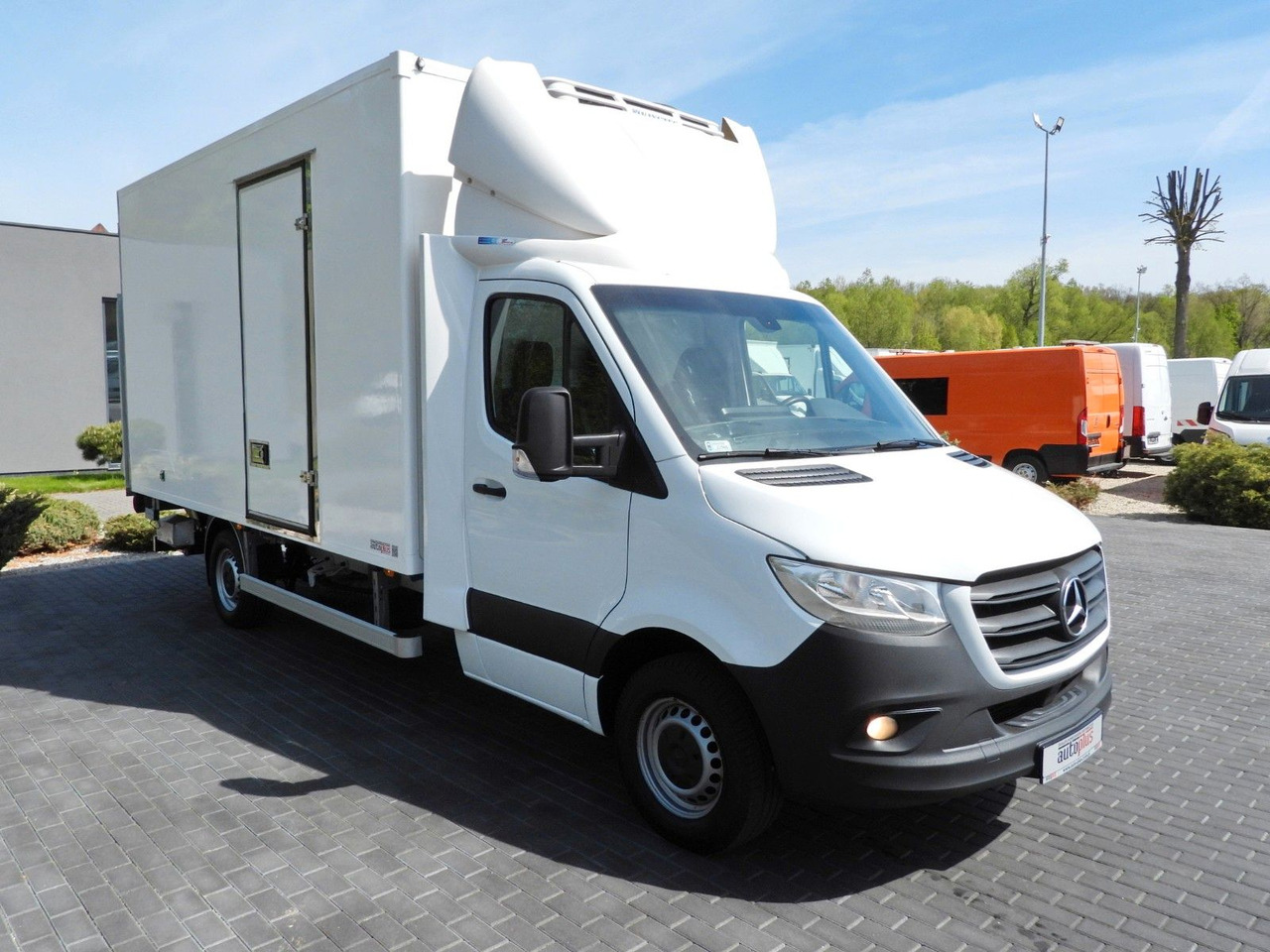 Mercedes-Benz SPRINTER 316 KÜHLKOFFER 0*C AUFZUG 8 PALETTEN - الشاحنات الصغيرة المبردة: صور 4 Mercedes-Benz SPRINTER 316 KÜHLKOFFER 0*C AUFZUG 8 PALETTEN - الشاحنات الصغيرة المبردة: صور 4
