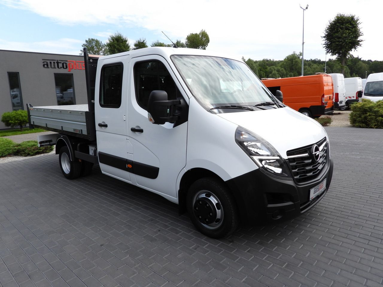 OPEL MOVANO TIPPER DOUBLE CABIN DOKA 7 SEATS LED LIGHTS TWIN WHEELS AIR CONDITIONING 145HP - قلاب صغير: صور 4 OPEL MOVANO TIPPER DOUBLE CABIN DOKA 7 SEATS LED LIGHTS TWIN WHEELS AIR CONDITIONING 145HP - قلاب صغير: صور 4