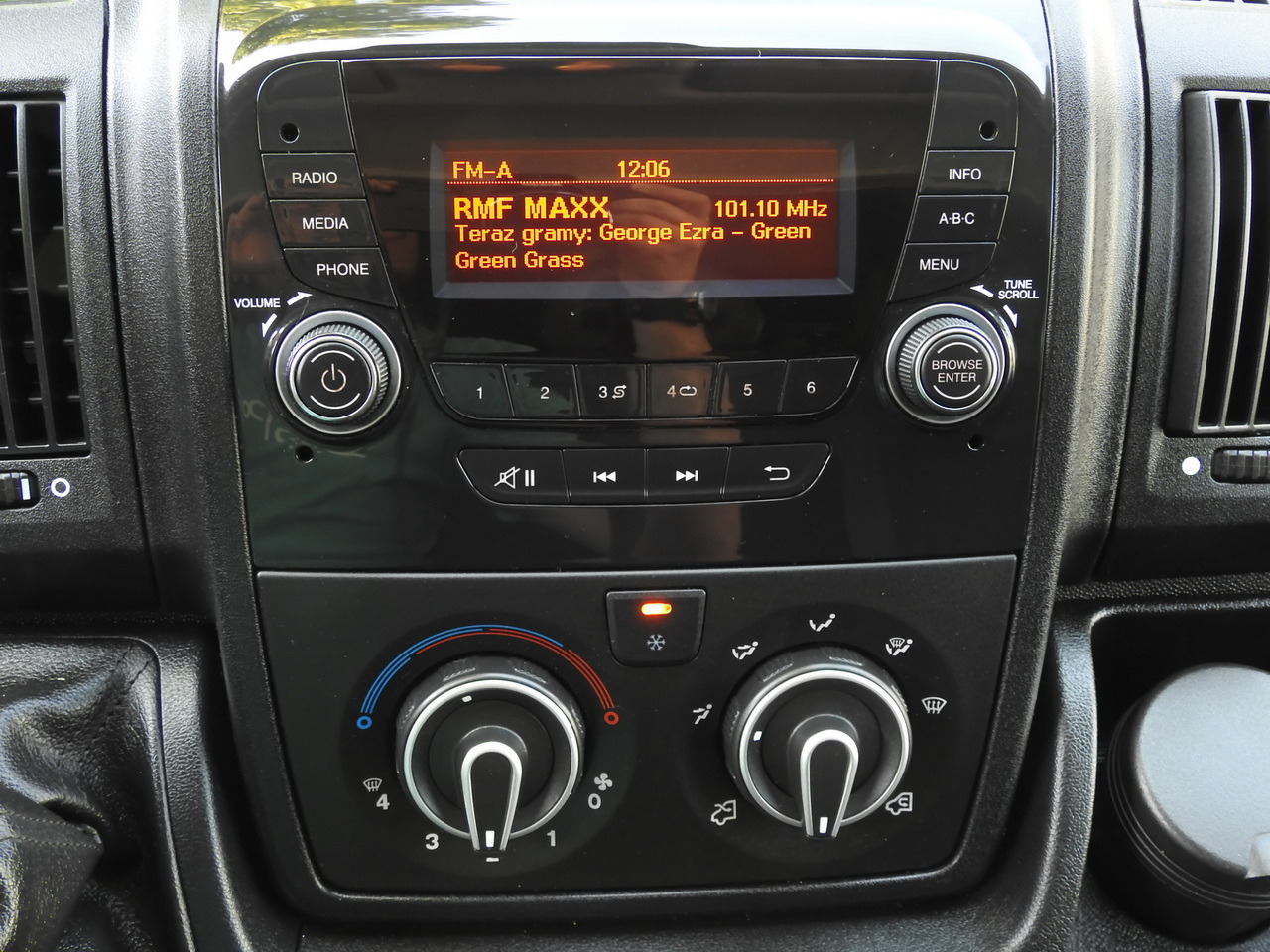 فان PEUGEOT BOXER BOX DELIVERY VAN 7 SEATS AIR CONDITIONING 120HP: صور 29 فان PEUGEOT BOXER BOX DELIVERY VAN 7 SEATS AIR CONDITIONING 120HP: صور 29