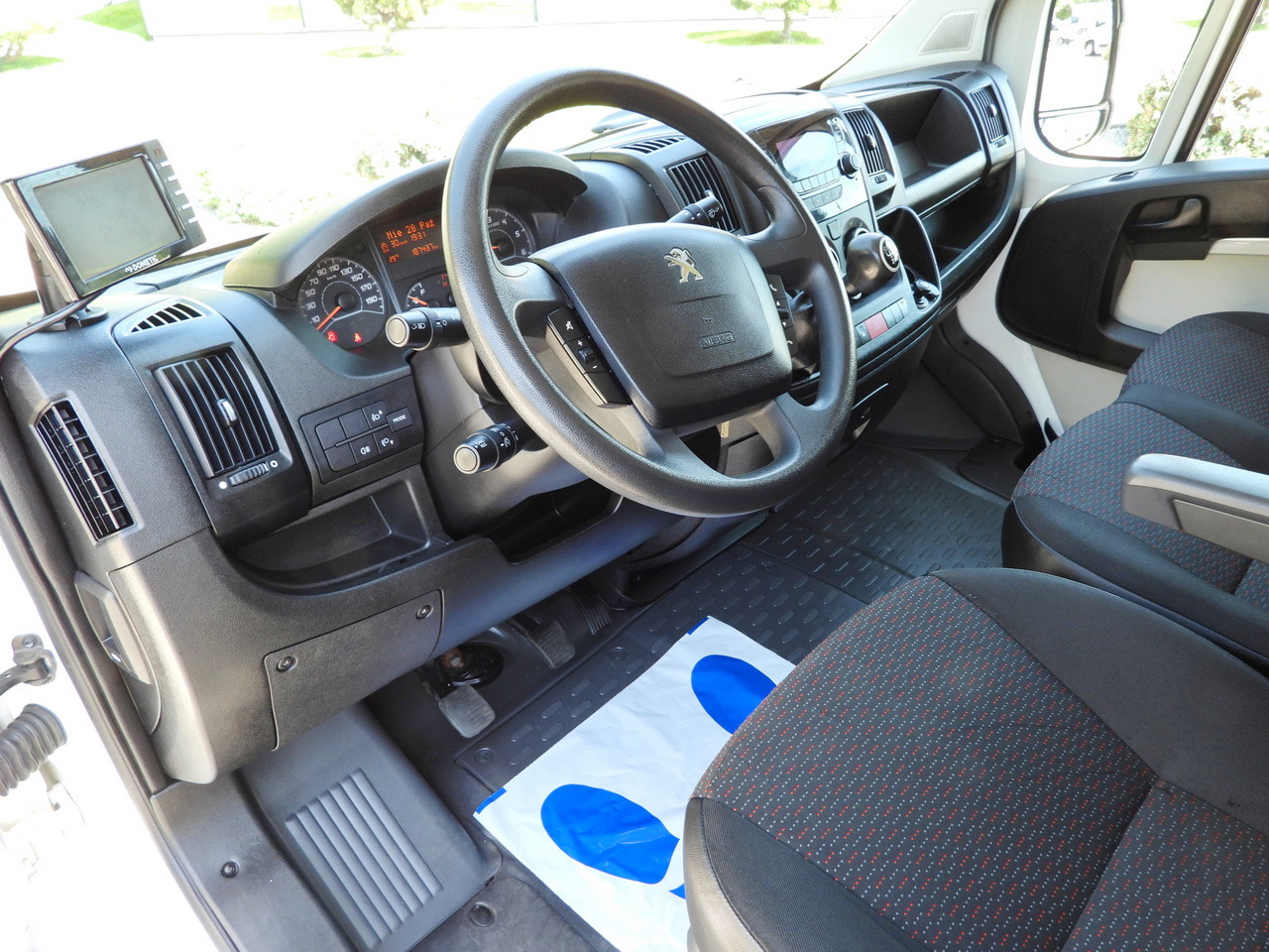 PEUGEOT BOXER BOX LIFT 8 PALLETS CRUISE CONTROL AIR CONDITIONING 130HP - الشاحنات الصغيرة صندوق مغلق: صور 2 PEUGEOT BOXER BOX LIFT 8 PALLETS CRUISE CONTROL AIR CONDITIONING 130HP - الشاحنات الصغيرة صندوق مغلق: صور 2