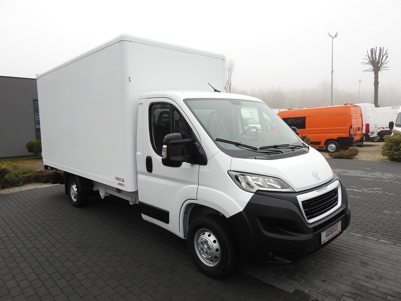 PEUGEOT BOXER BOX LIFT 8 PALLETS CRUISE CONTROL AIR CONDITIONING 140HP - الشاحنات الصغيرة صندوق مغلق: صور 4 PEUGEOT BOXER BOX LIFT 8 PALLETS CRUISE CONTROL AIR CONDITIONING 140HP - الشاحنات الصغيرة صندوق مغلق: صور 4