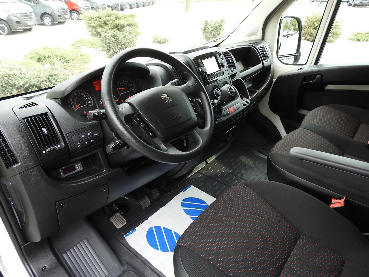 PEUGEOT BOXER REFRIGERATOR VAN 0*C CRUISE CONTROL NAVIGATION AIR CONDITIONING 135HP - الشاحنات الصغيرة المبردة: صور 2 PEUGEOT BOXER REFRIGERATOR VAN 0*C CRUISE CONTROL NAVIGATION AIR CONDITIONING 135HP - الشاحنات الصغيرة المبردة: صور 2