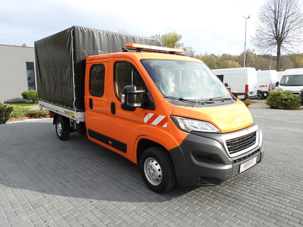 PEUGEOT BOXER STAKE BODY TARPAULIN DOUBLE CABIN DOKA 7 SEATS AIR CONDITIONING PNEUMATICS 140HP - الشاحنات الصغيرة كابينة مزدوجة: صور 4 PEUGEOT BOXER STAKE BODY TARPAULIN DOUBLE CABIN DOKA 7 SEATS AIR CONDITIONING PNEUMATICS 140HP - الشاحنات الصغيرة كابينة مزدوجة: صور 4