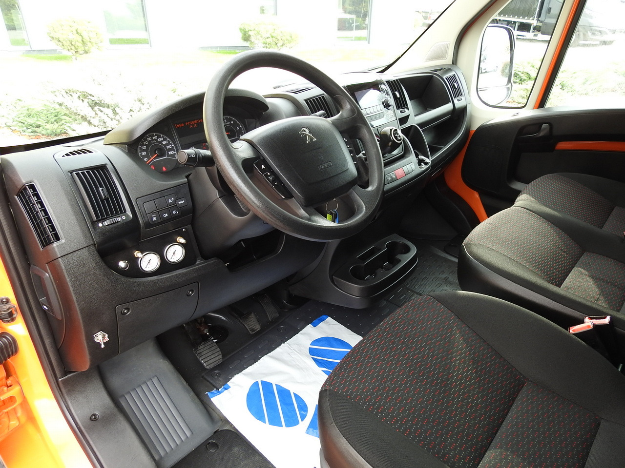 PEUGEOT BOXER STAKE BODY TARPAULIN DOUBLE CABIN DOKA 7 SEATS AIR CONDITIONING PNEUMATICS 140HP - الشاحنات الصغيرة كابينة مزدوجة: صور 2 PEUGEOT BOXER STAKE BODY TARPAULIN DOUBLE CABIN DOKA 7 SEATS AIR CONDITIONING PNEUMATICS 140HP - الشاحنات الصغيرة كابينة مزدوجة: صور 2