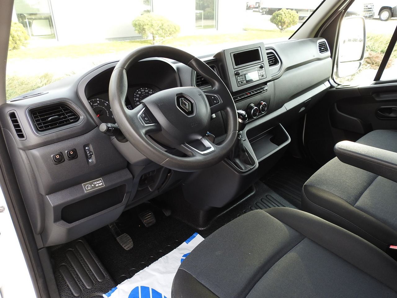 RENAULT MASTER BOX DELIVERY VAN 7 SEATS CRUISE CONTROL AIR CONDITIONING LED LIGHTS 135HP - الشاحنات الصغيرة: صور 2 RENAULT MASTER BOX DELIVERY VAN 7 SEATS CRUISE CONTROL AIR CONDITIONING LED LIGHTS 135HP - الشاحنات الصغيرة: صور 2