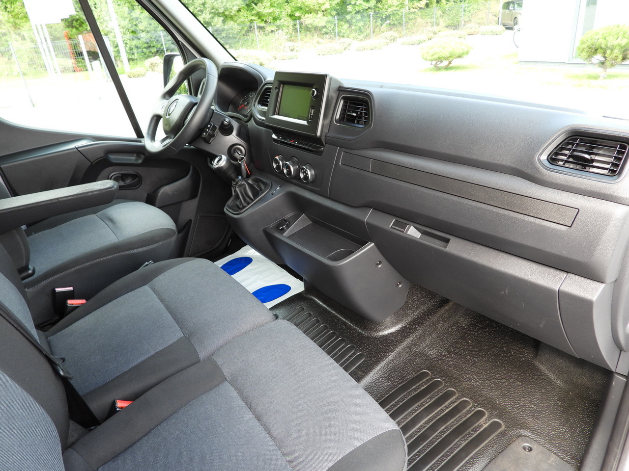 فان RENAULT MASTER BOX DELIVERY VAN 7 SEATS CRUISE CONTROL NAVIGATION LED LIGHTS AIR CONDITIONING 135HP: صور 41 فان RENAULT MASTER BOX DELIVERY VAN 7 SEATS CRUISE CONTROL NAVIGATION LED LIGHTS AIR CONDITIONING 135HP: صور 41