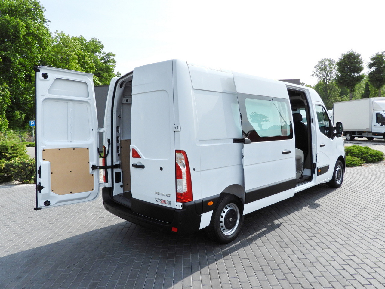 RENAULT MASTER BOX DELIVERY VAN 7 SEATS CRUISE CONTROL NAVIGATION LED LIGHTS AIR CONDITIONING 140HP - فان: صور 3 RENAULT MASTER BOX DELIVERY VAN 7 SEATS CRUISE CONTROL NAVIGATION LED LIGHTS AIR CONDITIONING 140HP - فان: صور 3