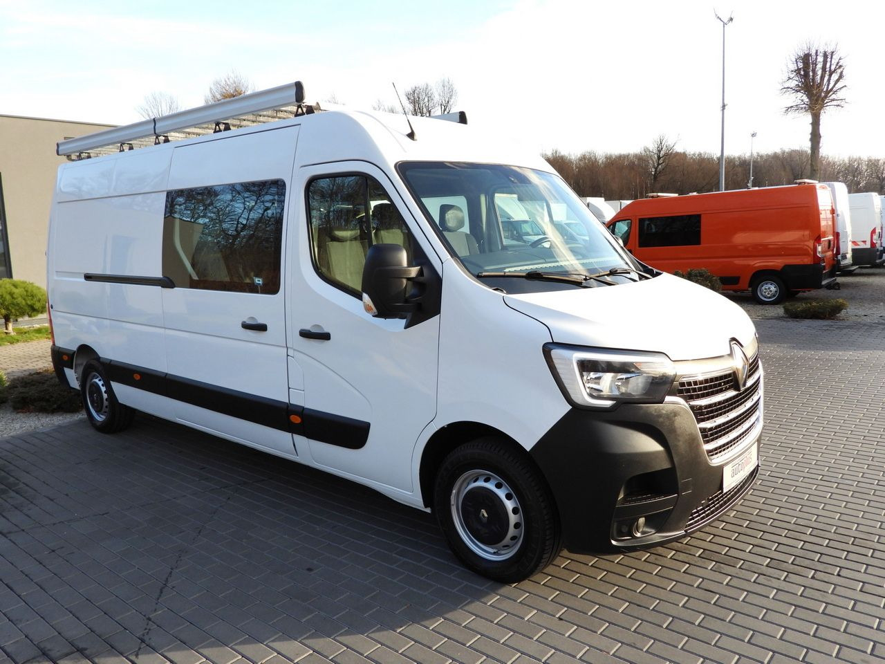 RENAULT MASTER BOX DELIVERY VAN 7 SEATS CRUISE CONTROL NAVIGATION LED LIGHTS AIR CONDITIONING 180HP - فان: صور 4 RENAULT MASTER BOX DELIVERY VAN 7 SEATS CRUISE CONTROL NAVIGATION LED LIGHTS AIR CONDITIONING 180HP - فان: صور 4