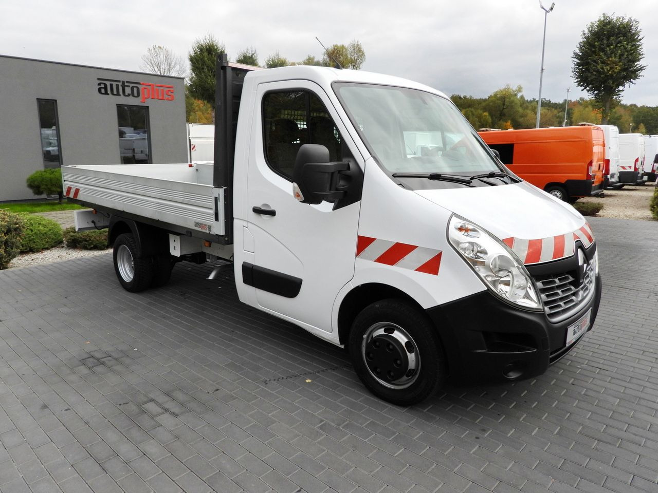 RENAULT MASTER STAKE BODY CRUISE CONTROL NAVIGATION TWIN WHEELS AIR CONDITIONING 130HP - الشاحنات الصغيرة المسطحة: صور 4 RENAULT MASTER STAKE BODY CRUISE CONTROL NAVIGATION TWIN WHEELS AIR CONDITIONING 130HP - الشاحنات الصغيرة المسطحة: صور 4