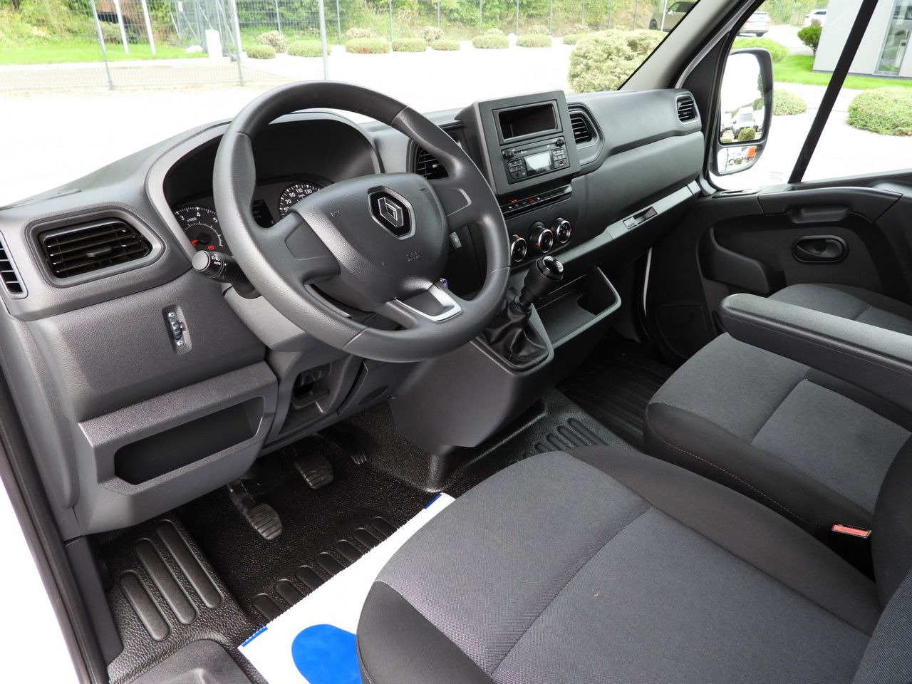RENAULT MASTER STAKE BODY DOUBLE CABIN DOKA 7 SEATS LED LIGHTS AIR CONDITIONING 145HP - الشاحنات الصغيرة المسطحة: صور 2 RENAULT MASTER STAKE BODY DOUBLE CABIN DOKA 7 SEATS LED LIGHTS AIR CONDITIONING 145HP - الشاحنات الصغيرة المسطحة: صور 2