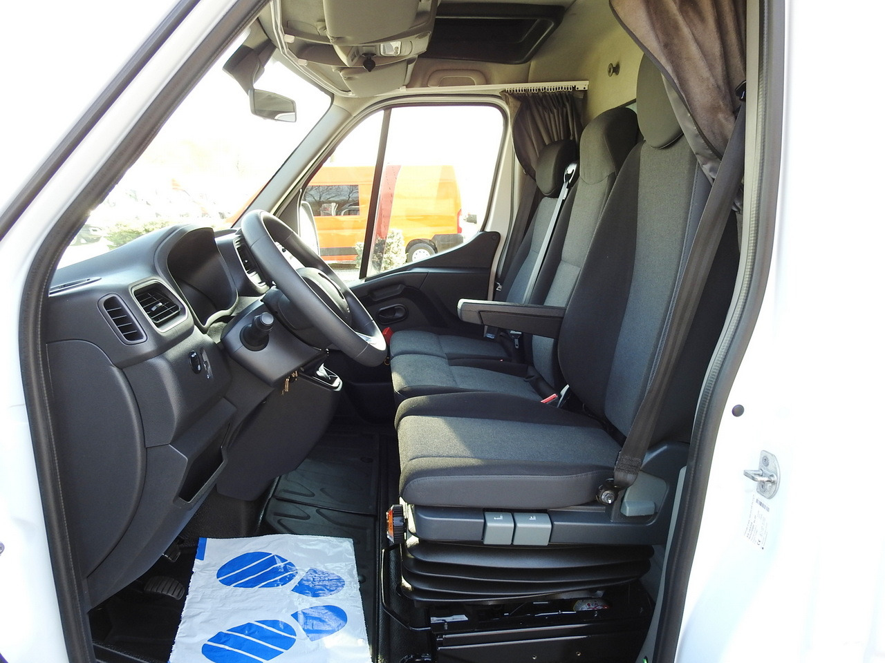 تأجير RENAULT MASTER  TARPAULIN 10 PALLETS WEBASTO CRUISE CONTROL LED LIGHTS PNEUMATICS AIR CONDITIONING  165HP RENAULT MASTER  TARPAULIN 10 PALLETS WEBASTO CRUISE CONTROL LED LIGHTS PNEUMATICS AIR CONDITIONING  165HP: صور 27