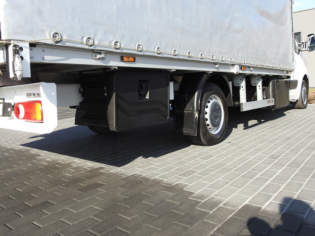 تأجير RENAULT MASTER  TARPAULIN 10 PALLETS WEBASTO CRUISE CONTROL LED LIGHTS PNEUMATICS AIR CONDITIONING  165HP RENAULT MASTER  TARPAULIN 10 PALLETS WEBASTO CRUISE CONTROL LED LIGHTS PNEUMATICS AIR CONDITIONING  165HP: صور 17