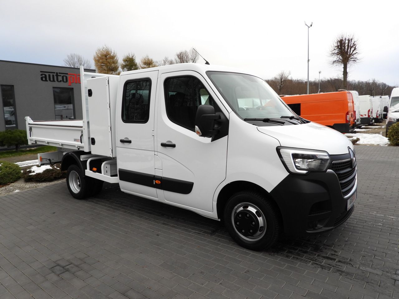 RENAULT MASTER TIPPER DOUBLE CABIN DOKA 6 SEATS CRUISE CONTROL LED LIGHTS TWIN WHEELS AIR CONDITIONING 145HP - قلاب صغير: صور 4 RENAULT MASTER TIPPER DOUBLE CABIN DOKA 6 SEATS CRUISE CONTROL LED LIGHTS TWIN WHEELS AIR CONDITIONING 145HP - قلاب صغير: صور 4