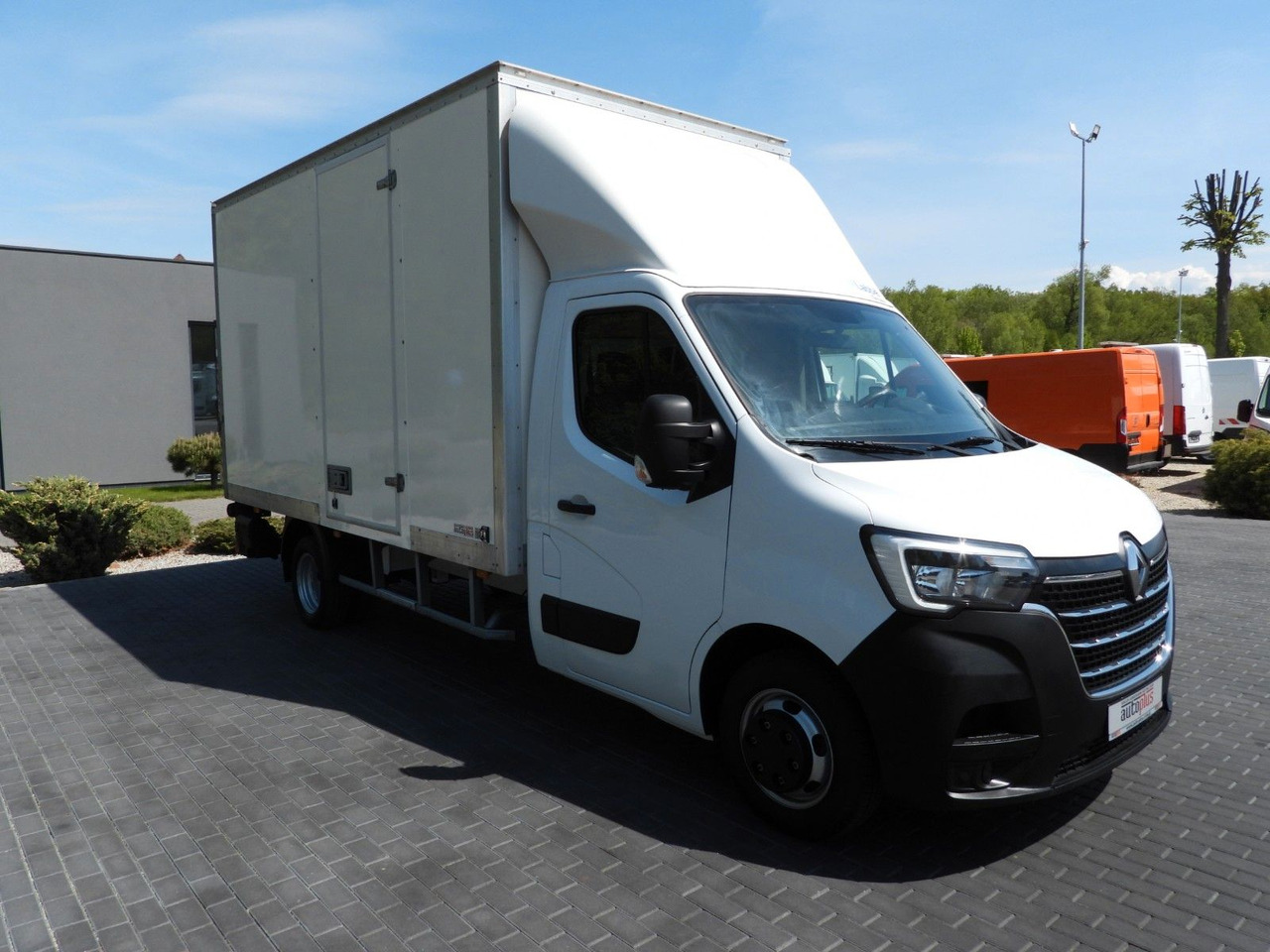Renault MASTER KOFFER AUFZUG 8 PALETTEN TEMPOMAT NAVI - الشاحنات الصغيرة صندوق مغلق: صور 4 Renault MASTER KOFFER AUFZUG 8 PALETTEN TEMPOMAT NAVI - الشاحنات الصغيرة صندوق مغلق: صور 4