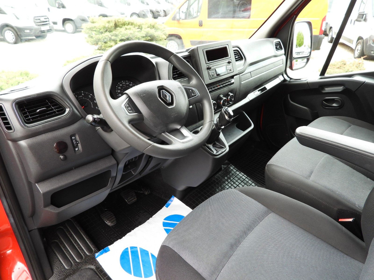 Renault MASTER PRITSCHE PLANE 10 PALETTEN WEBASTO A/C - الشاحنات الصغيرة ستائر: صور 2 Renault MASTER PRITSCHE PLANE 10 PALETTEN WEBASTO A/C - الشاحنات الصغيرة ستائر: صور 2