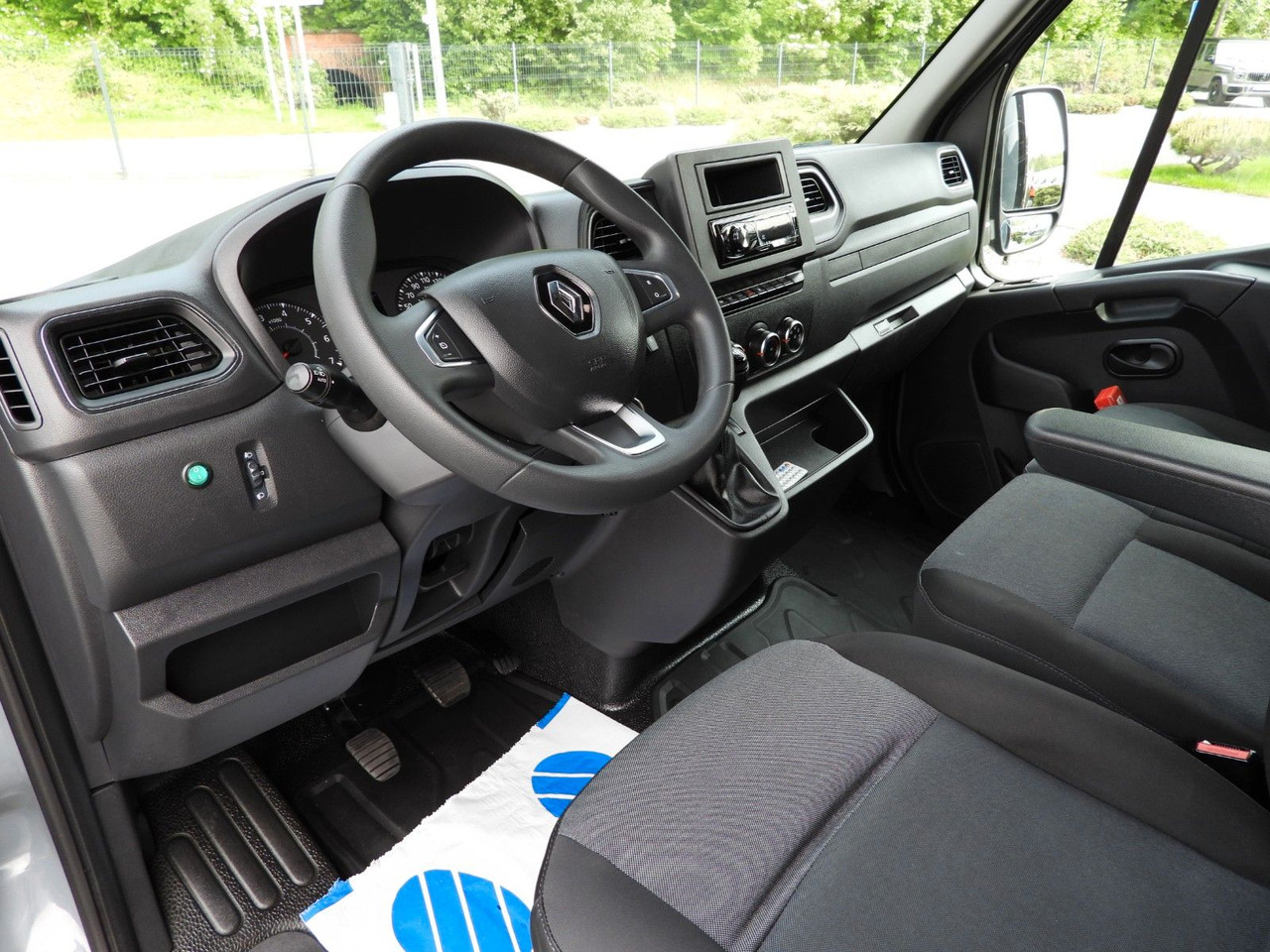 Renault MASTER PRITSCHE PLANE 10 PALETTEN WEBASTO TEMPOM - الشاحنات الصغيرة ستائر: صور 2 Renault MASTER PRITSCHE PLANE 10 PALETTEN WEBASTO TEMPOM - الشاحنات الصغيرة ستائر: صور 2