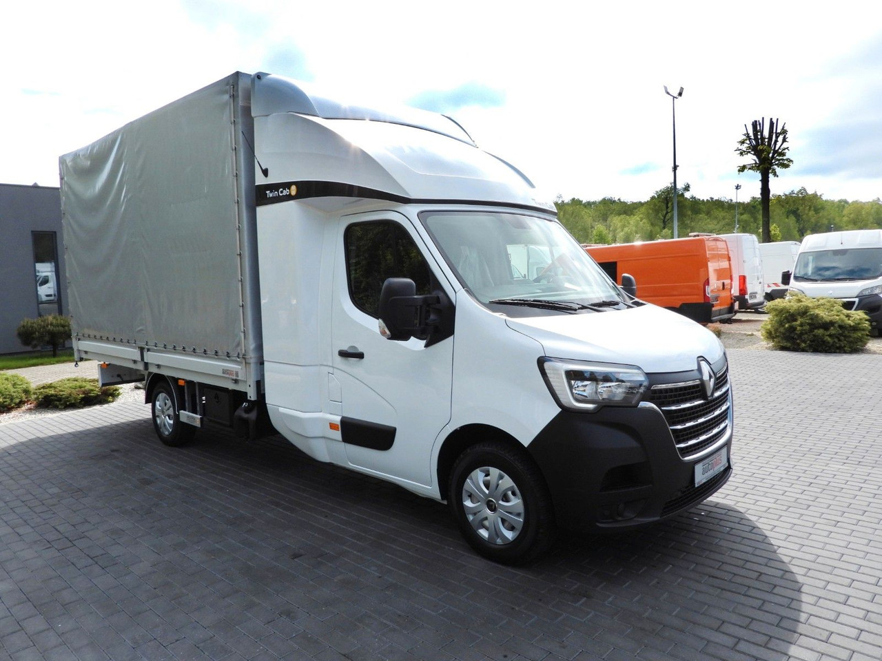 Renault MASTER PRITSCHE PLANE 8 PALETTEN TEMPOMAT A/C - الشاحنات الصغيرة ستائر, الشاحنات الصغيرة كابينة مزدوجة: صور 4 Renault MASTER PRITSCHE PLANE 8 PALETTEN TEMPOMAT A/C - الشاحنات الصغيرة ستائر, الشاحنات الصغيرة كابينة مزدوجة: صور 4
