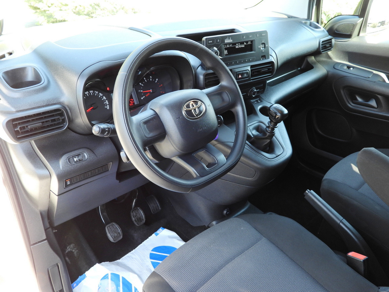 TOYOTA PROACE CITY REFRIGERATOR VAN -15*C POWER SUPPLY 230V CRUISE CONTROL AIR CONDITIONING 100HP - الشاحنات الصغيرة المبردة: صور 2 TOYOTA PROACE CITY REFRIGERATOR VAN -15*C POWER SUPPLY 230V CRUISE CONTROL AIR CONDITIONING 100HP - الشاحنات الصغيرة المبردة: صور 2