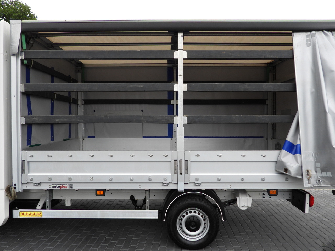 الشاحنات الصغيرة ستائر VOLKSWAGEN CRAFTER  TARPAULIN 8 PALLETS WEBASTO CRUISE CONTROL LED LIGHTS AIR CONDITIONING  180HP: صور 25