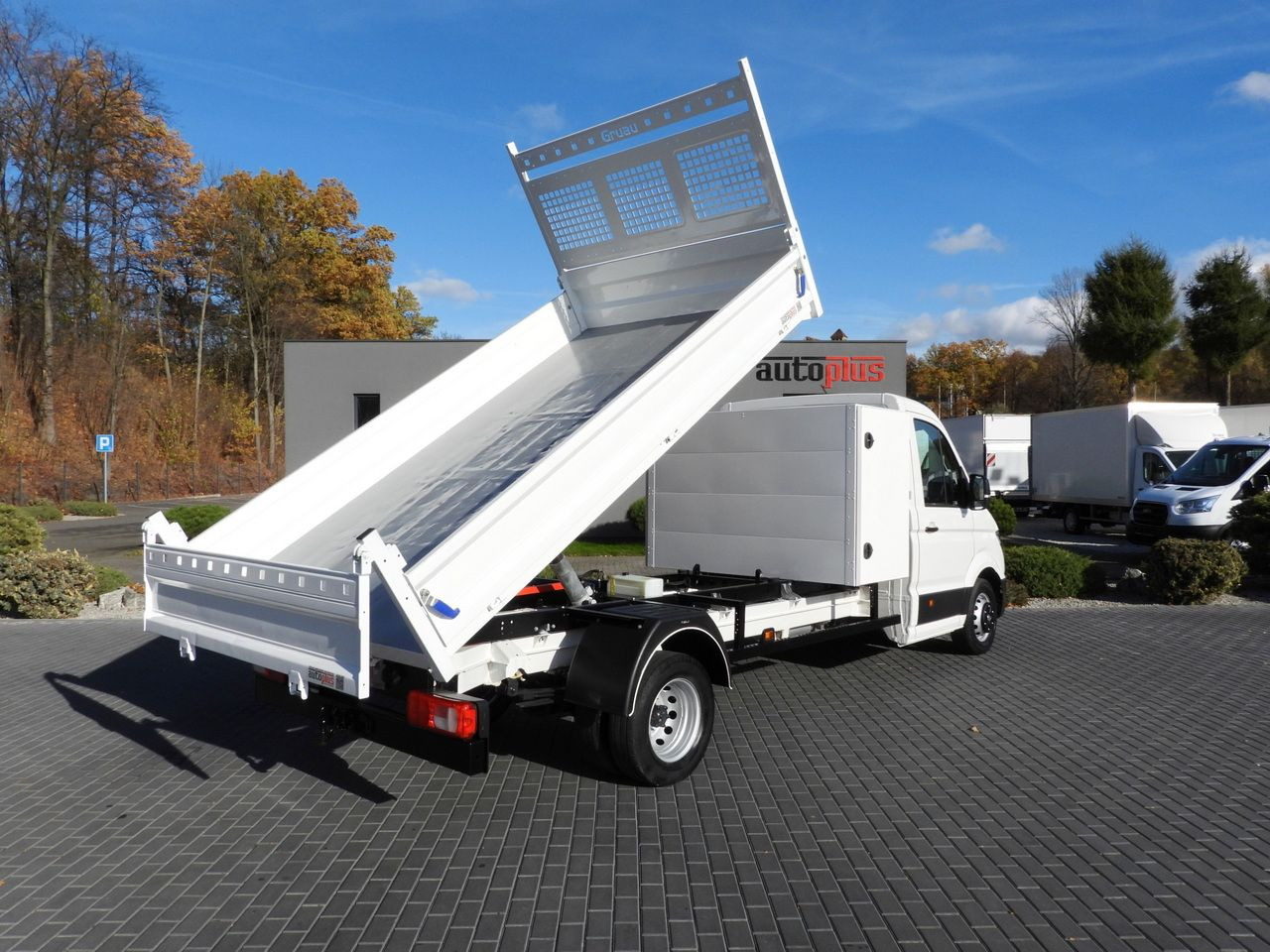 VOLKSWAGEN CRAFTER TIPPER CRUISE CONTROL NAVIGATION TWIN WHEELS AIR CONDITIONING 180HP - قلاب صغير: صور 3 VOLKSWAGEN CRAFTER TIPPER CRUISE CONTROL NAVIGATION TWIN WHEELS AIR CONDITIONING 180HP - قلاب صغير: صور 3