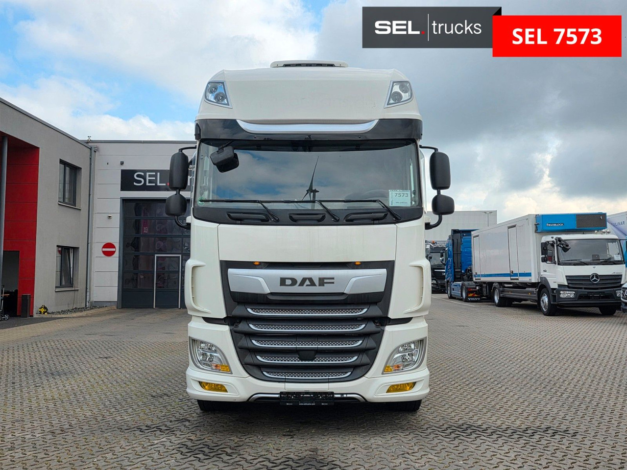 DAF XF 530 FT / ZF Intarder / Standklimaanlage / 6D - شاحنة جرار: صور 2 DAF XF 530 FT / ZF Intarder / Standklimaanlage / 6D - شاحنة جرار: صور 2