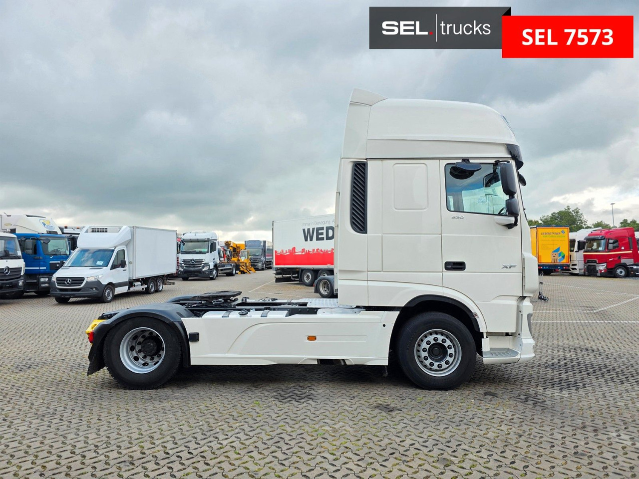 DAF XF 530 FT / ZF Intarder / Standklimaanlage / 6D - شاحنة جرار: صور 4 DAF XF 530 FT / ZF Intarder / Standklimaanlage / 6D - شاحنة جرار: صور 4