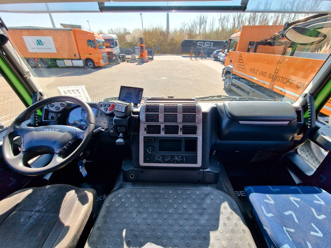 بصندوق مغلق شاحنة Iveco Stralis 360 / Ladebordwand: صور 22
