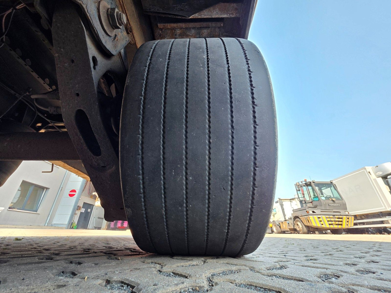 الخيمة نصف مقطورة Krone SD / Hubdach / EDSCHA / Mega: صور 23 الخيمة نصف مقطورة Krone SD / Hubdach / EDSCHA / Mega: صور 23