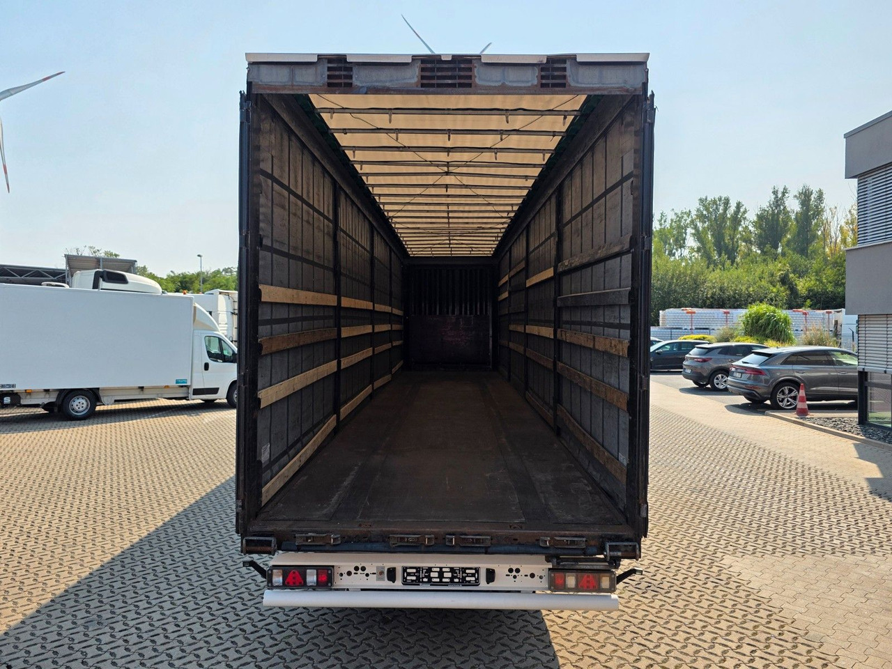 الخيمة نصف مقطورة Krone SD / Hubdach / EDSCHA / Mega: صور 9 الخيمة نصف مقطورة Krone SD / Hubdach / EDSCHA / Mega: صور 9