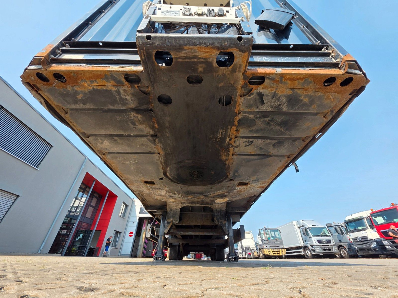 الخيمة نصف مقطورة Krone SD / Hubdach / EDSCHA / Mega: صور 18 الخيمة نصف مقطورة Krone SD / Hubdach / EDSCHA / Mega: صور 18